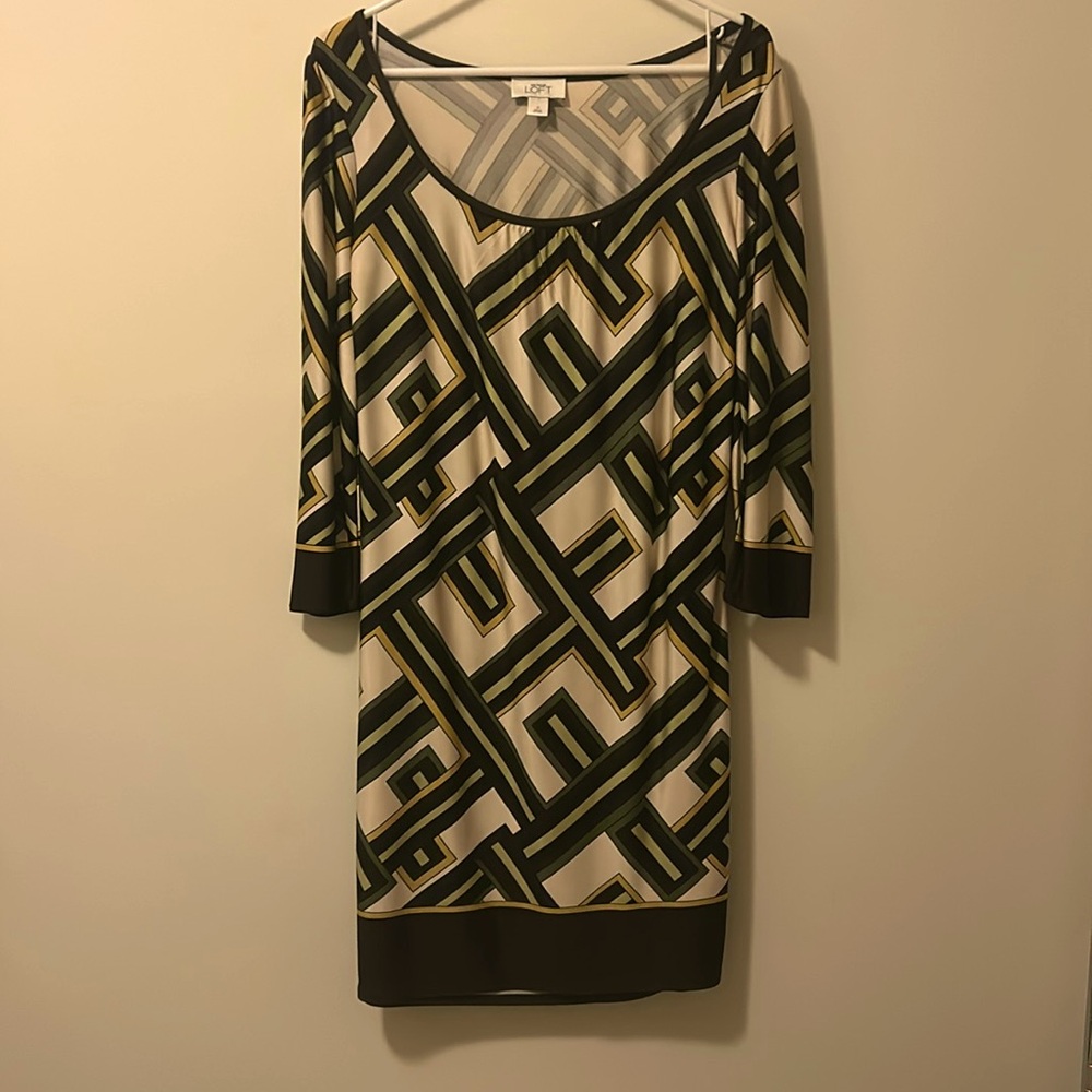 Ann Taylor Loft 100% rayon pattern dress, size 6.
